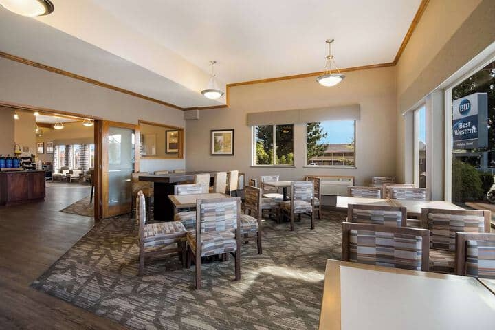 Breakfast area